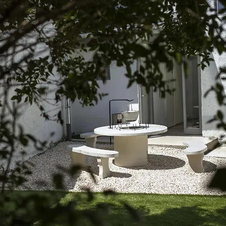 Jaderooms * Eger