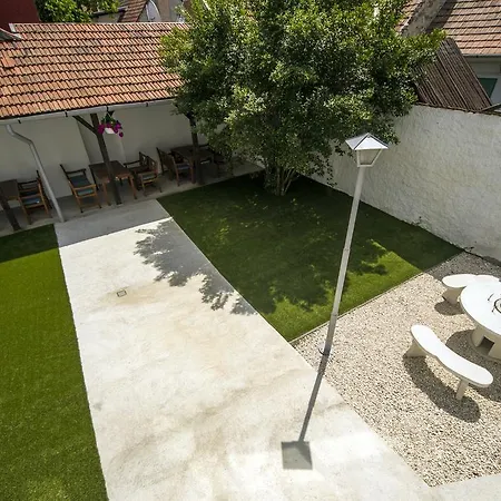 Jaderooms Eğri